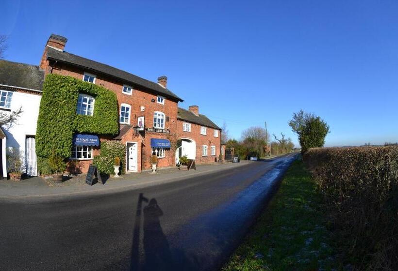 Отель The Royal Arms