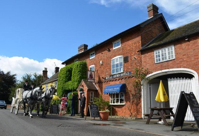 Отель The Royal Arms