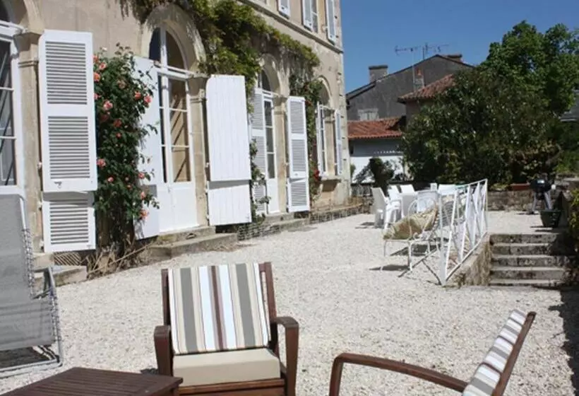 Majatalo Chambre D Hotes La Maison De Maître