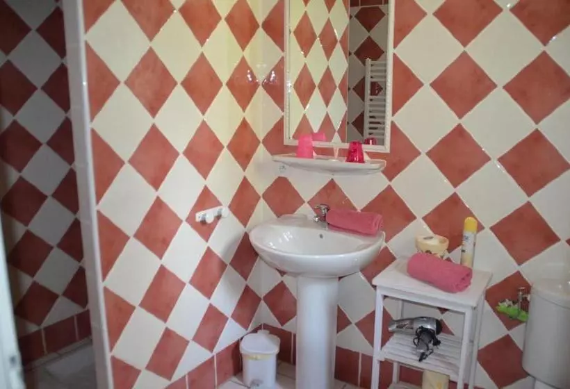 Majatalo Les Mayombes