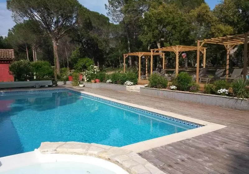 Majatalo Les Mayombes