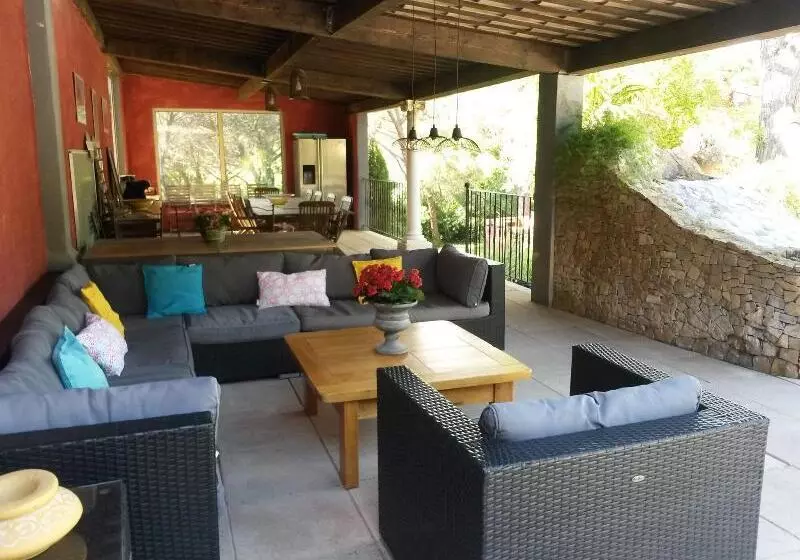 Majatalo Les Mayombes