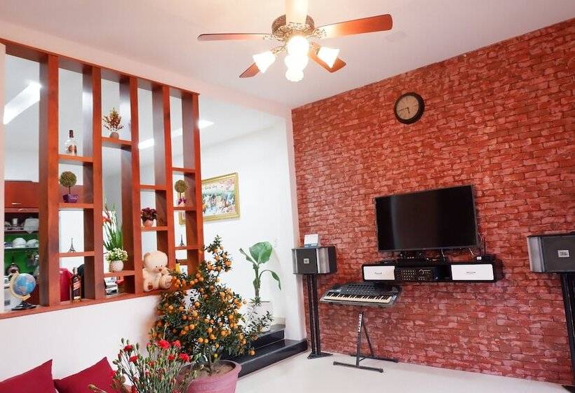 پانسیون White Lion House