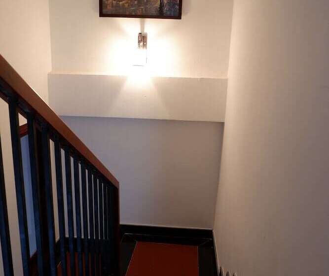 پانسیون White Lion House