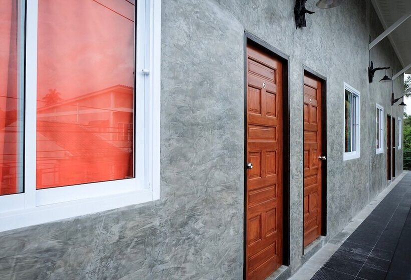 Sirah Hometel   Hostel