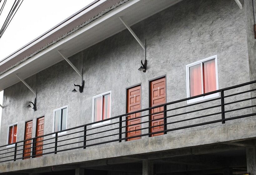 Sirah Hometel   Hostel