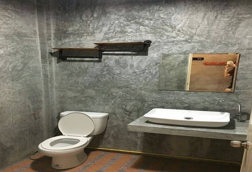 Sirah Hometel   Hostel