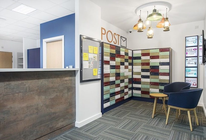 فندق صغير Crescent Place Campus Accommodation