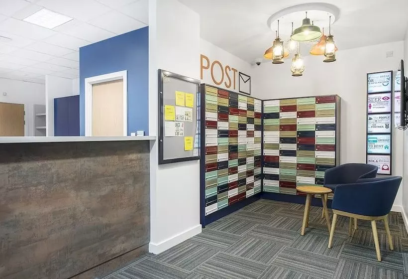 هاستل Crescent Place Campus Accommodation
