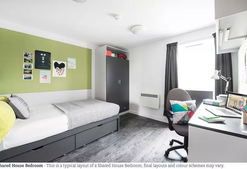 هاستل Crescent Place Campus Accommodation