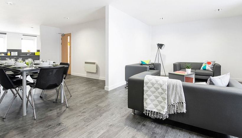 فندق صغير Crescent Place Campus Accommodation