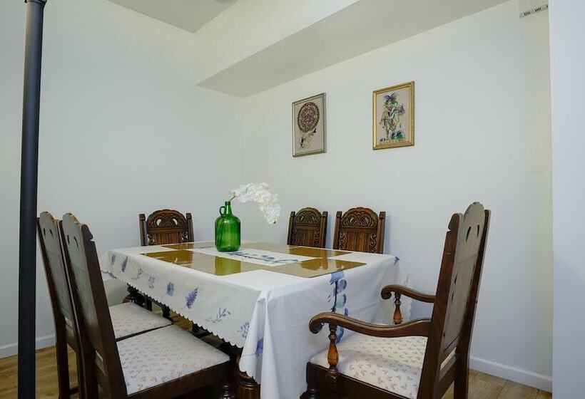 At Marbella Lane Flamingo Lady, Sfo