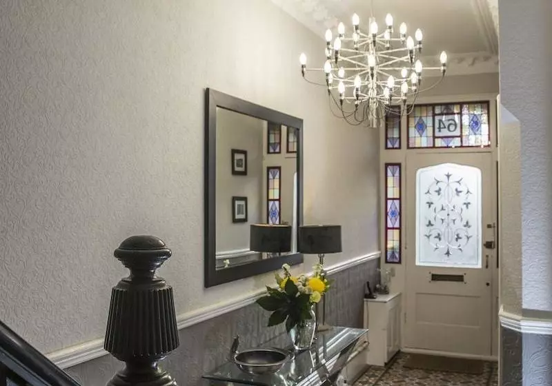 Bed and Breakfast Cathedral 64