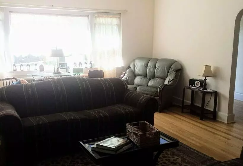 ホテル Maurrocks Bed & Breakfast