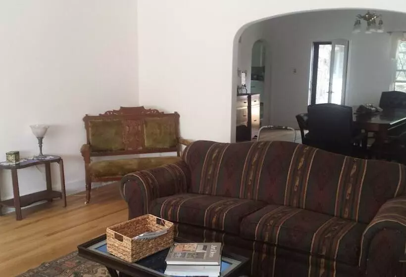 ホテル Maurrocks Bed & Breakfast