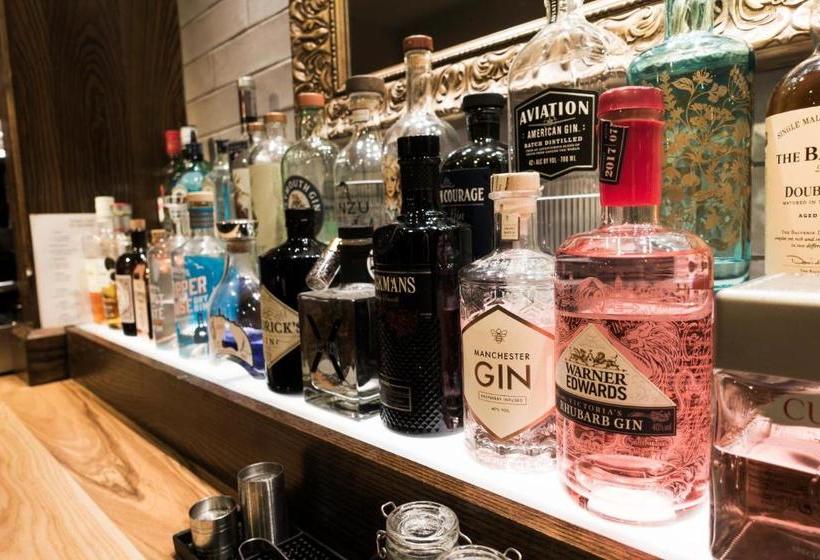 酒店 The Saracens Head