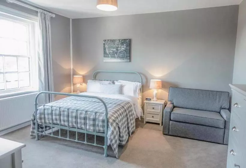 Hotelli The Saracens Head