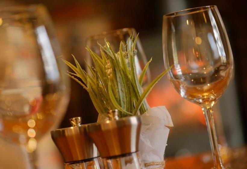 酒店 The Saracens Head