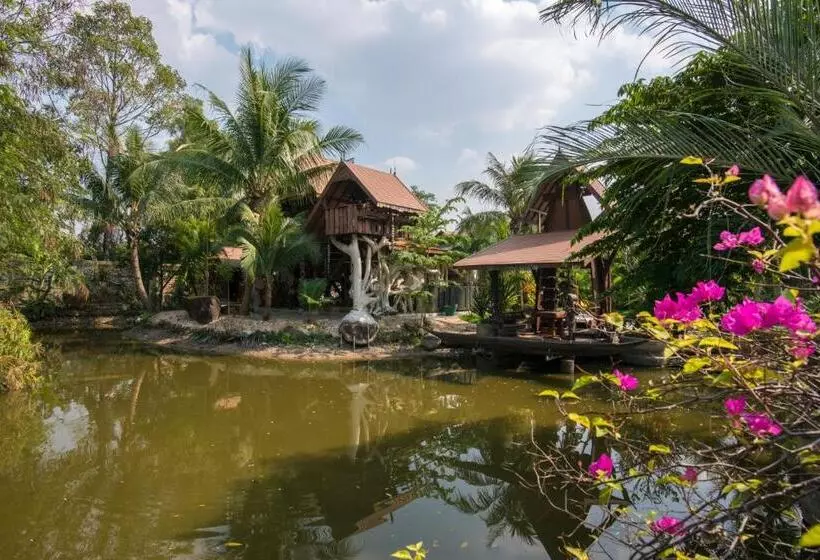 Hotelli Suankaew Art Cottage