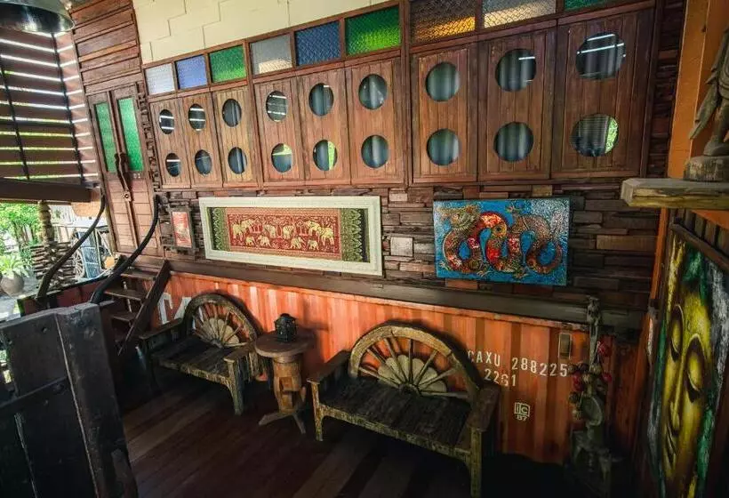 Hotelli Suankaew Art Cottage