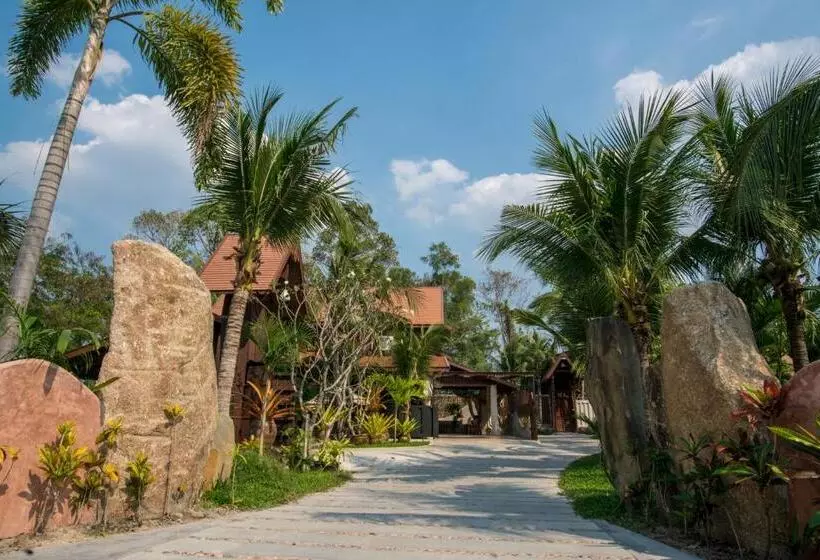 Hotelli Suankaew Art Cottage