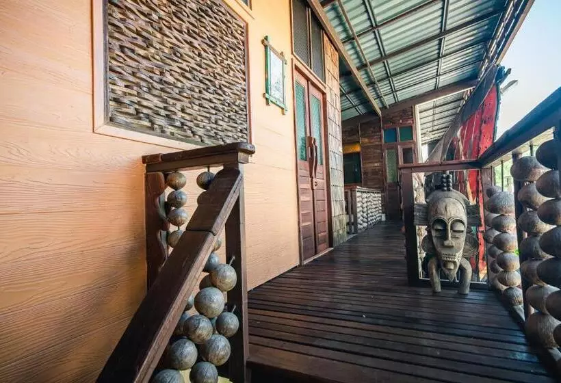 Hotelli Suankaew Art Cottage