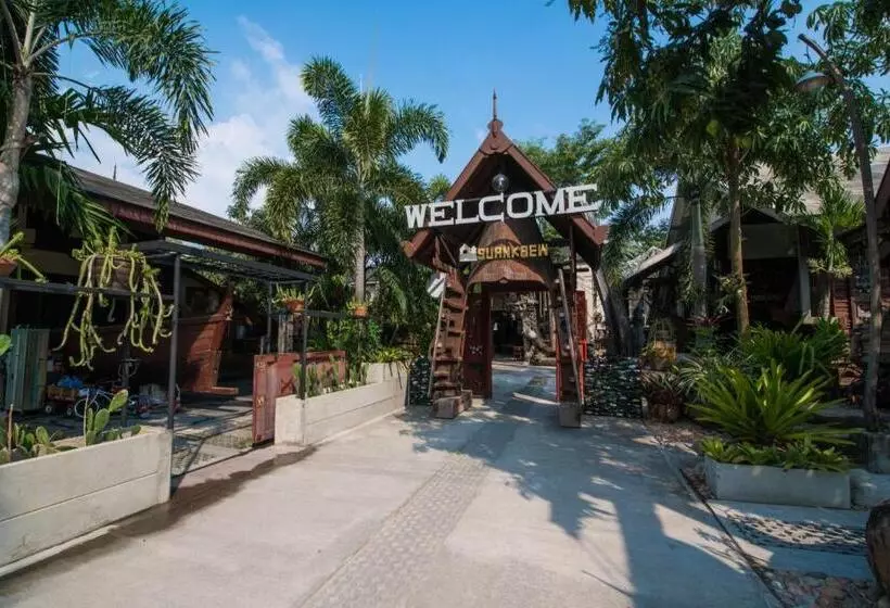 Hotelli Suankaew Art Cottage