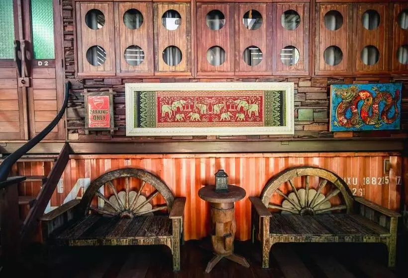 Hotelli Suankaew Art Cottage