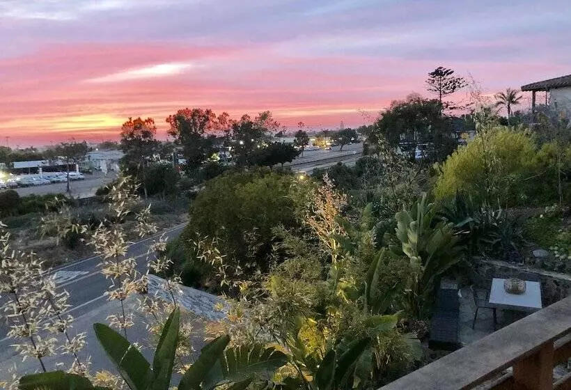 Inn At Moonlight Beach