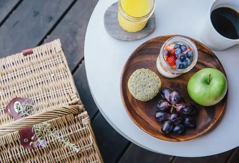 Inn At Moonlight Beach