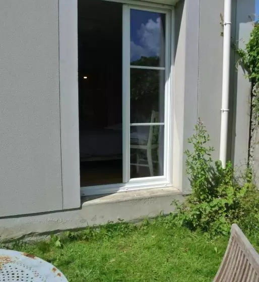 Majatalo Homes D Opale, Caroline