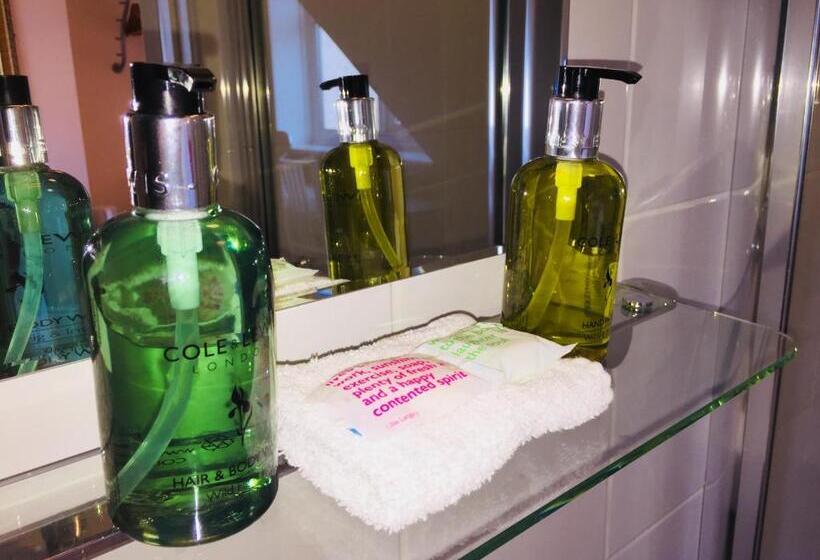 Pensão Shrubbery Guest House