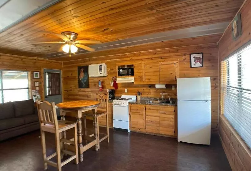 Walnut Canyon Cabins