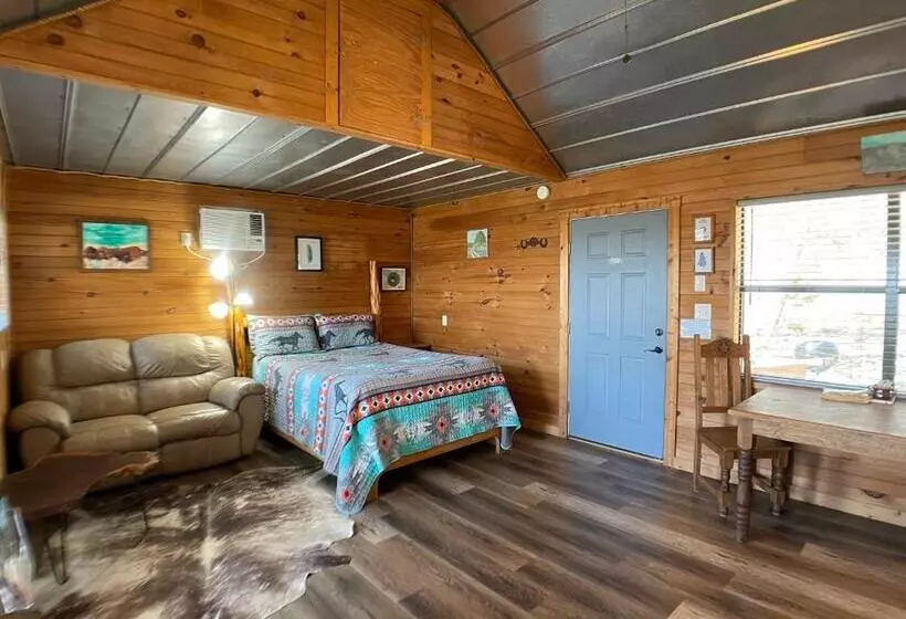 Walnut Canyon Cabins