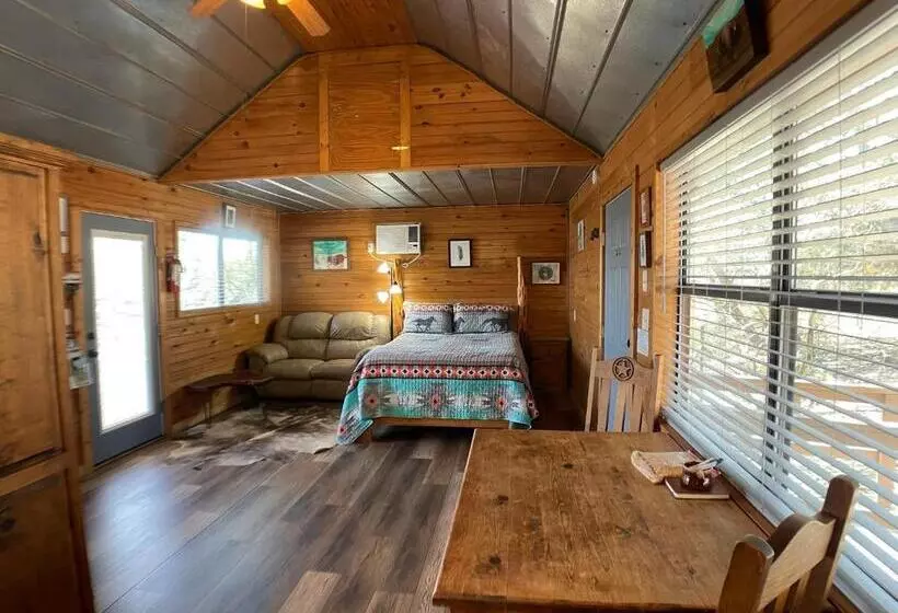 Walnut Canyon Cabins