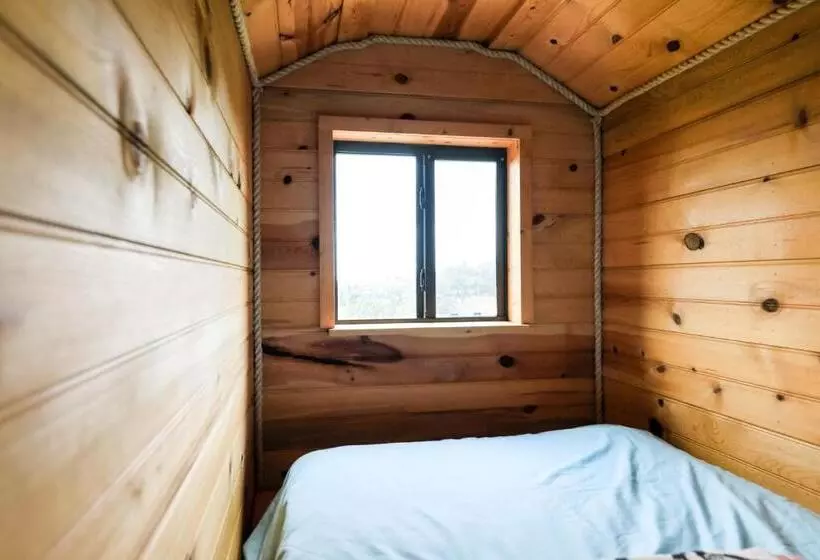 Walnut Canyon Cabins