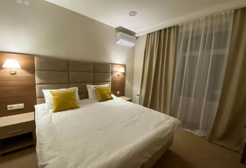 هتل Intourist Stavropol