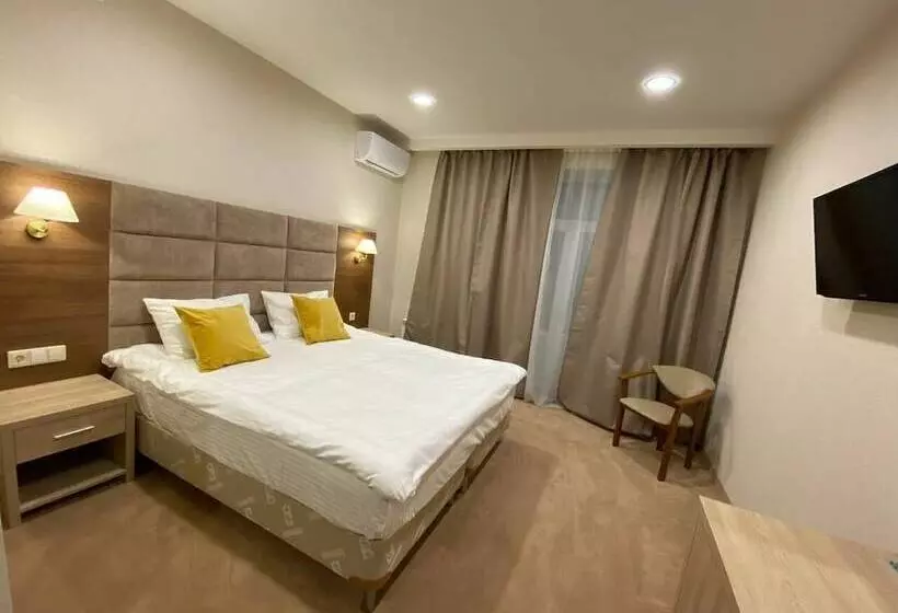 هتل Intourist Stavropol