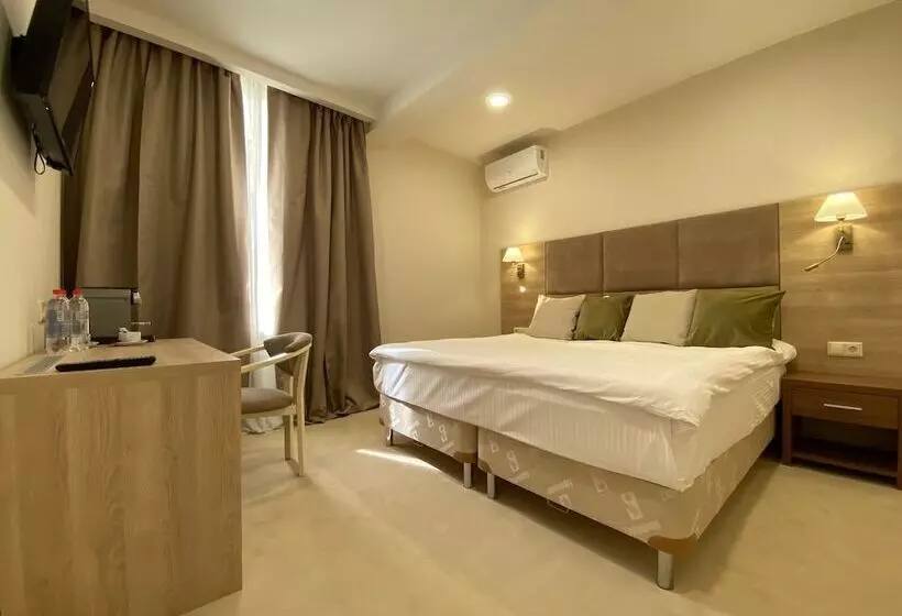 هتل Intourist Stavropol