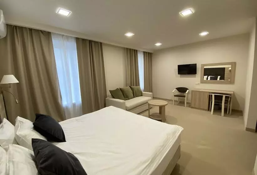 هتل Intourist Stavropol