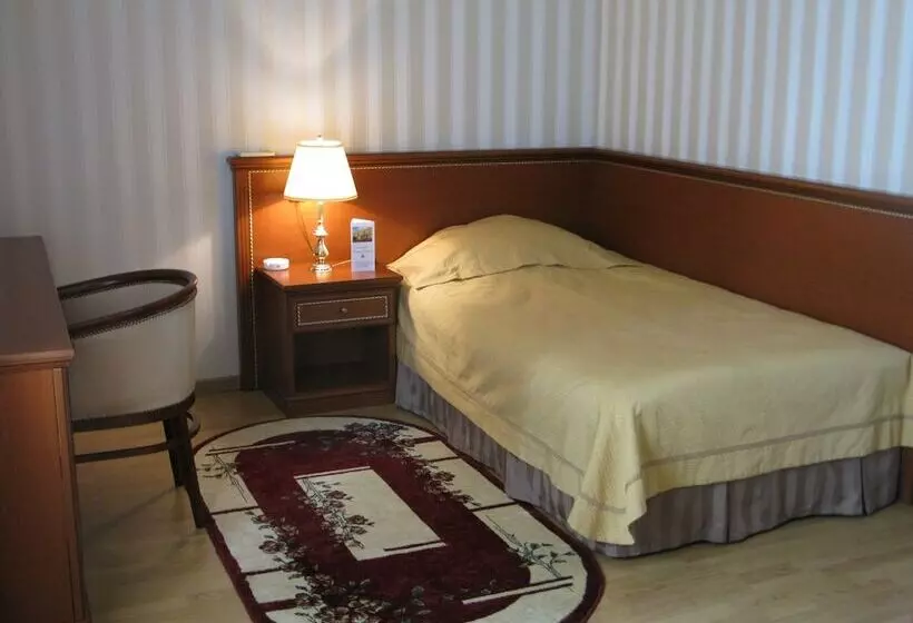 هتل Intourist Stavropol