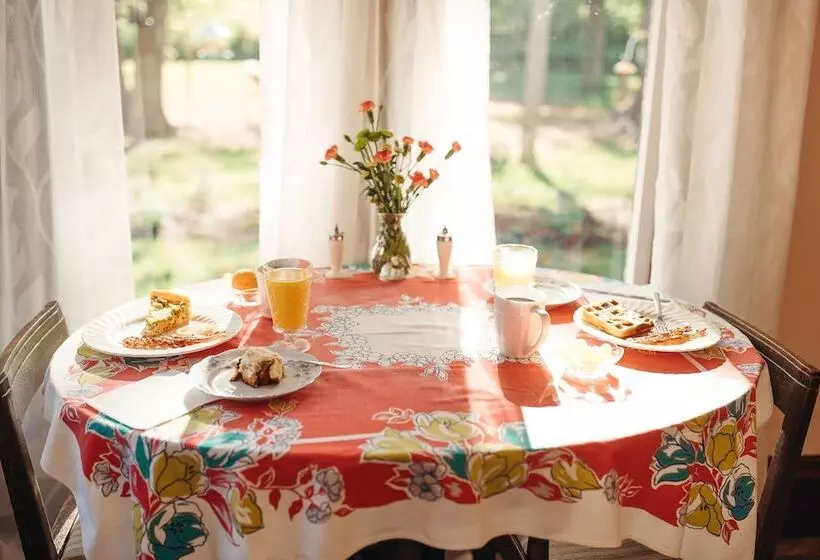 تختخواب و صبحانه The Beaumont House