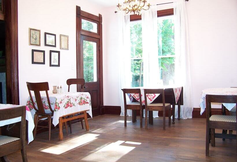 Aamiaismajoitus (B&B) The Beaumont House