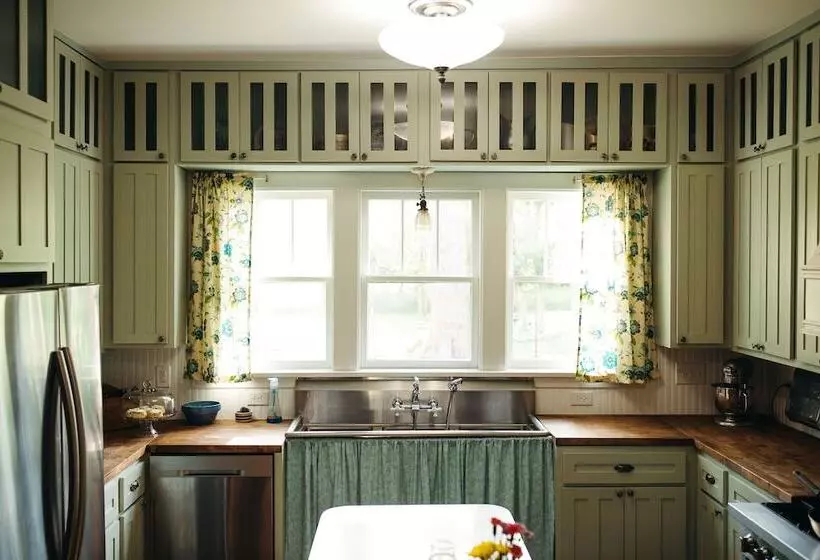 تختخواب و صبحانه The Beaumont House