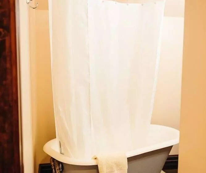 تختخواب و صبحانه The Beaumont House