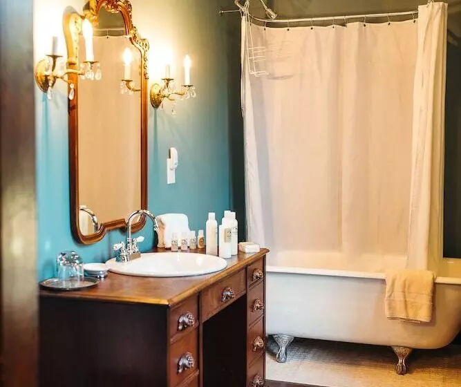 تختخواب و صبحانه The Beaumont House