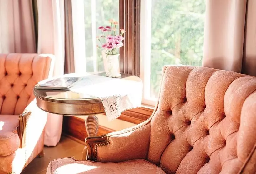 تختخواب و صبحانه The Beaumont House