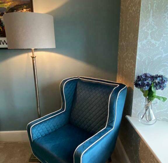 צימר Treveighan Farmhouse