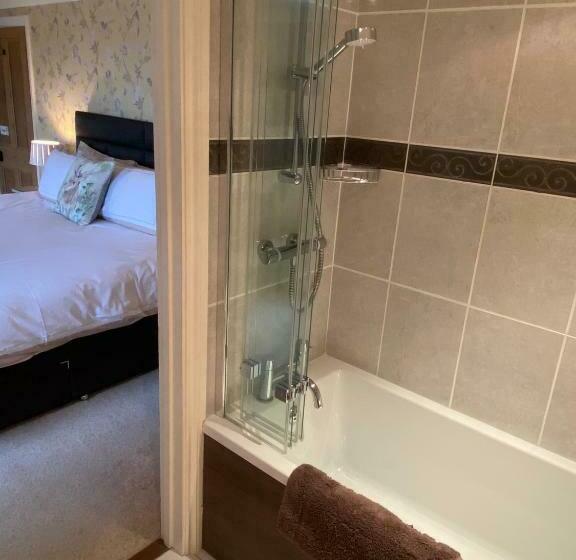 צימר Treveighan Farmhouse