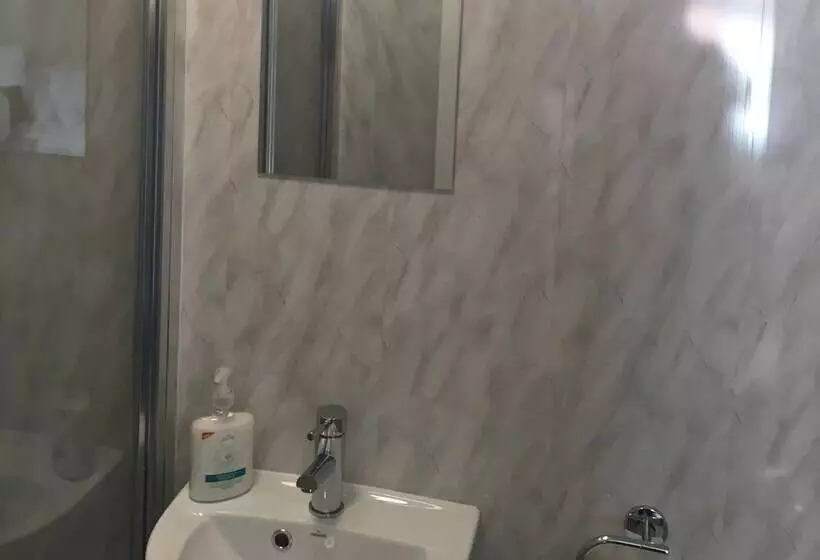 تختخواب و صبحانه Bishop Gate Bnb